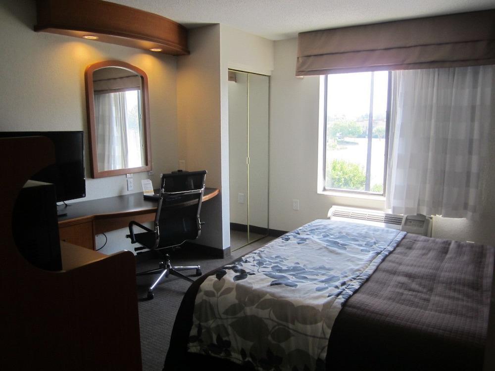 Clarion Pointe Albemarle Hotel Luaran gambar